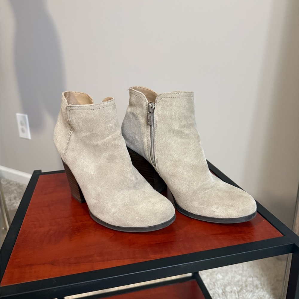 Kenneth Cole Reaction Ankle Booties